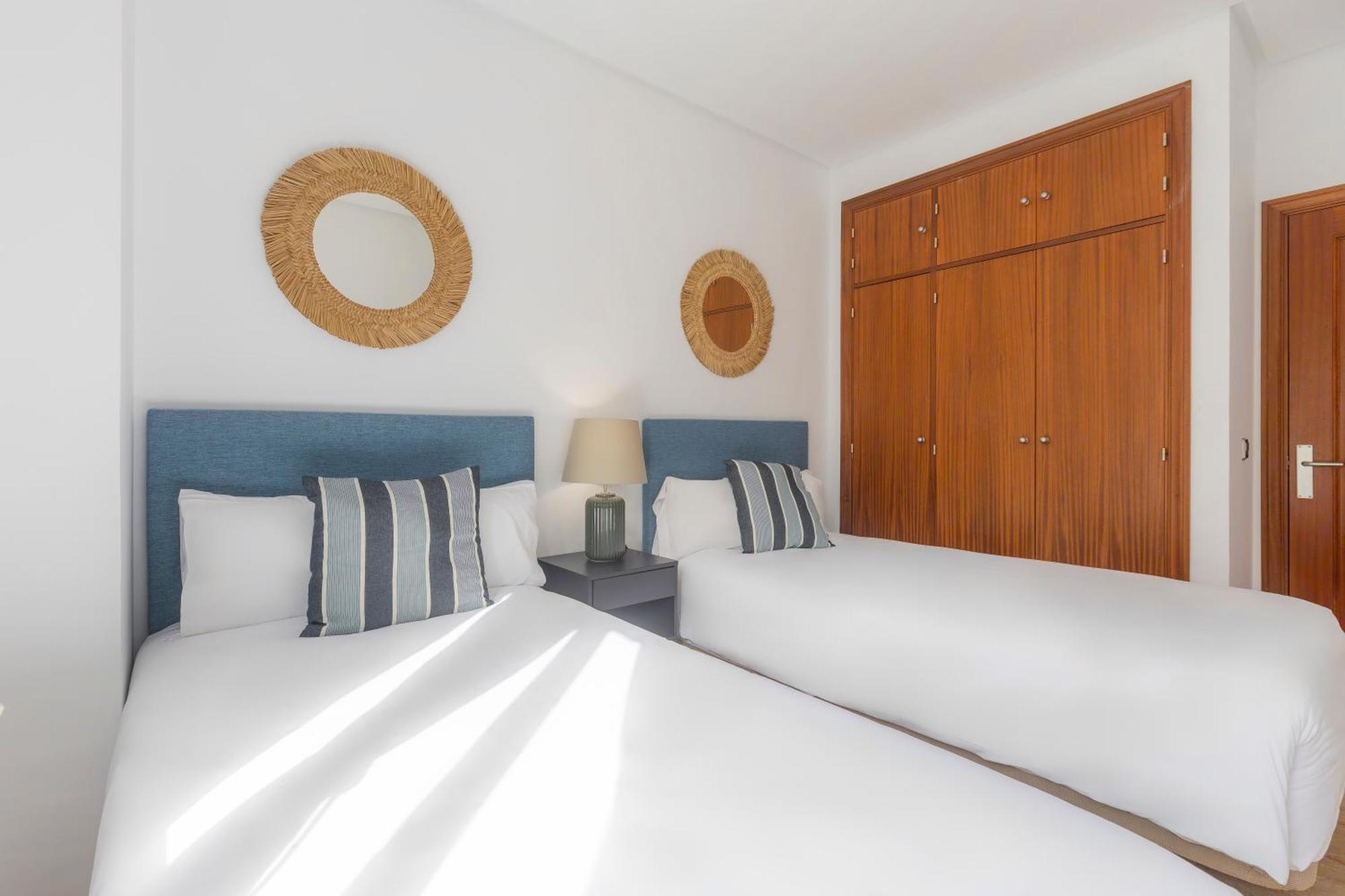 Apartamentos Moon Dreams Puerto El Puerto de Santa Maria Luaran gambar