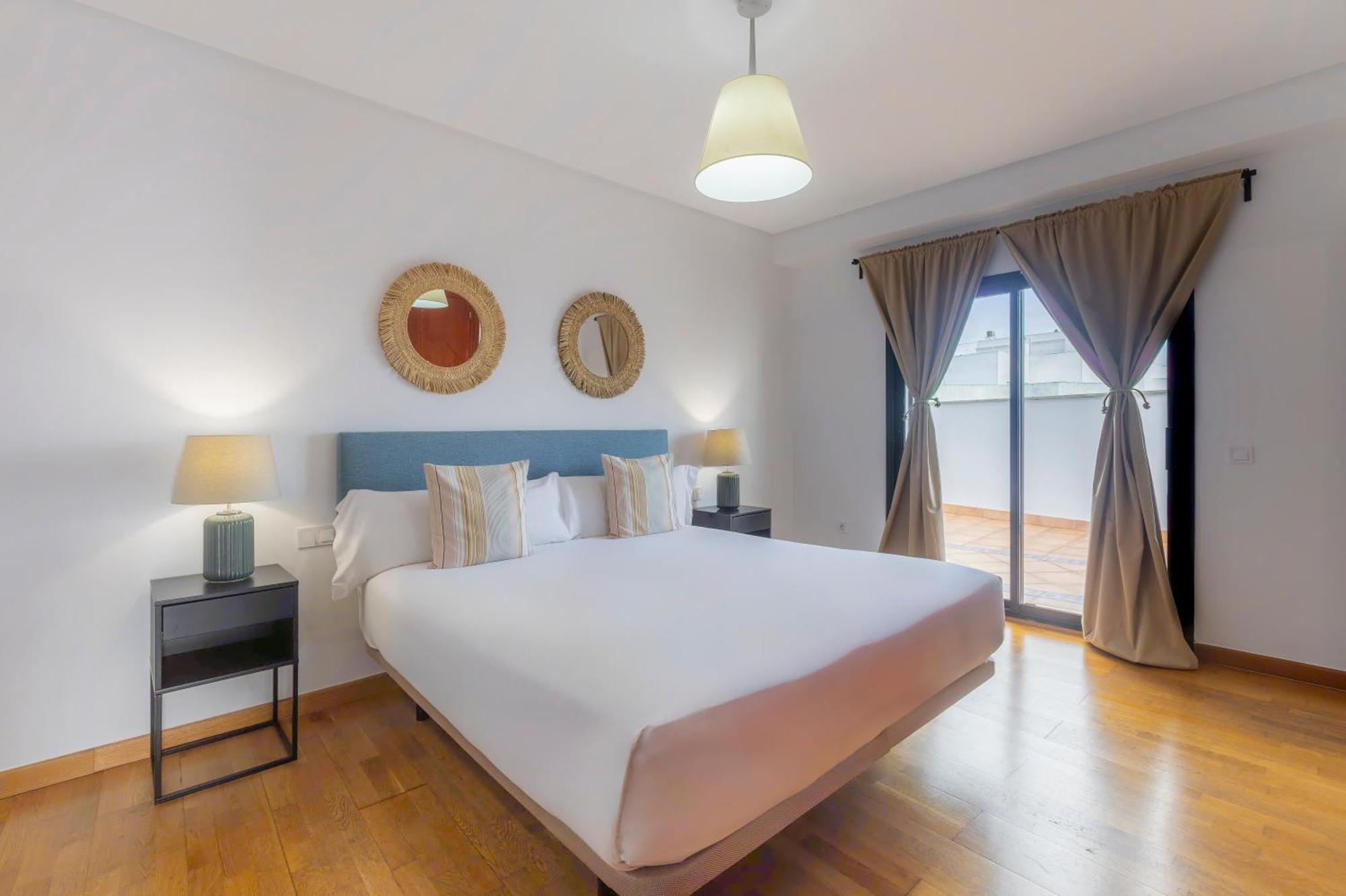 Apartamentos Moon Dreams Puerto El Puerto de Santa Maria Luaran gambar