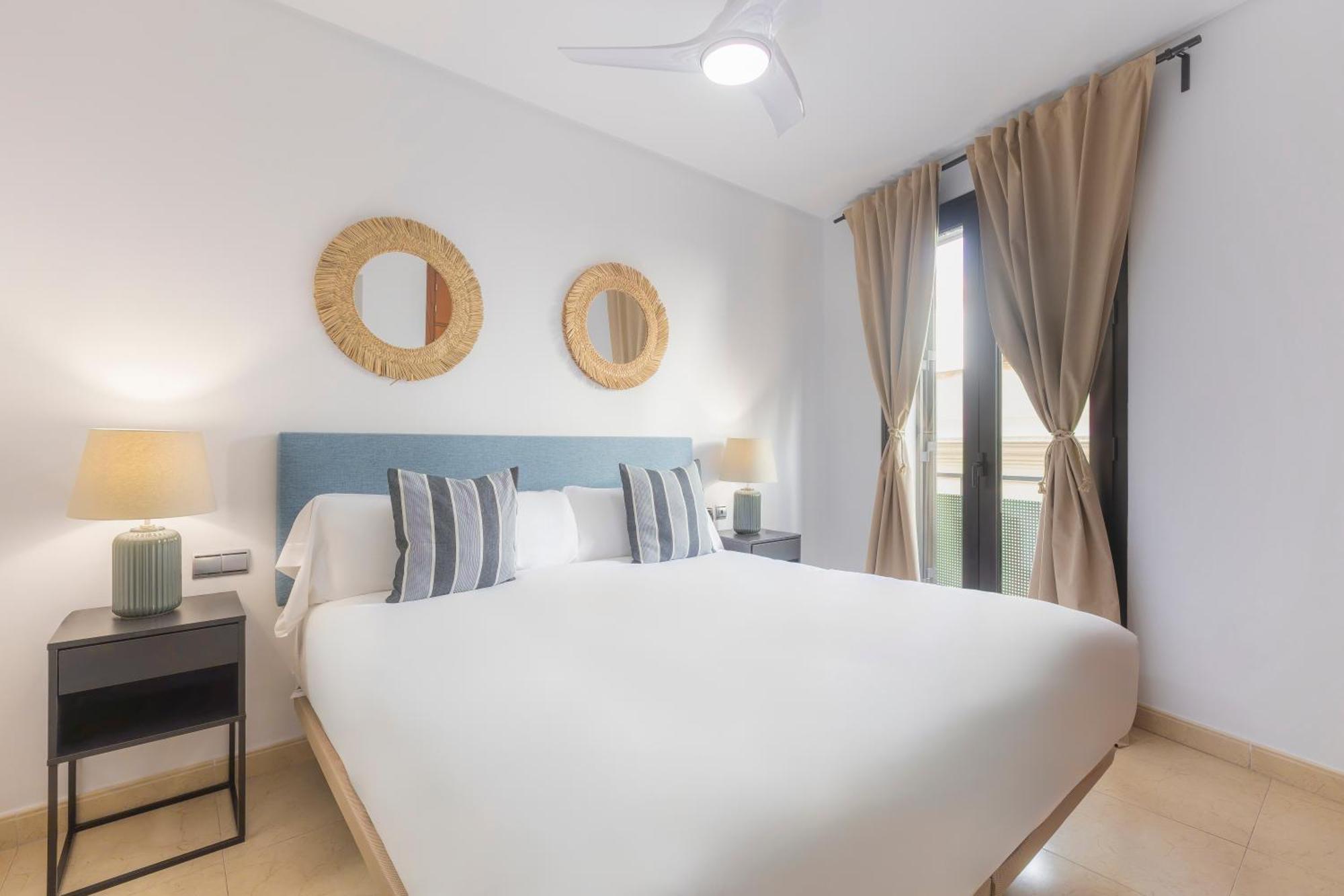 Apartamentos Moon Dreams Puerto El Puerto de Santa Maria Luaran gambar